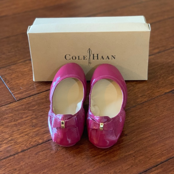 Cole Haan Manhattan Bow (Waterproof) - Picture 4 of 6
